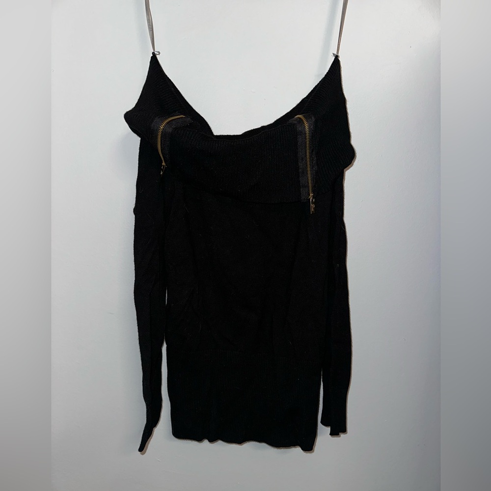 Guess off the shoulder long sleeve